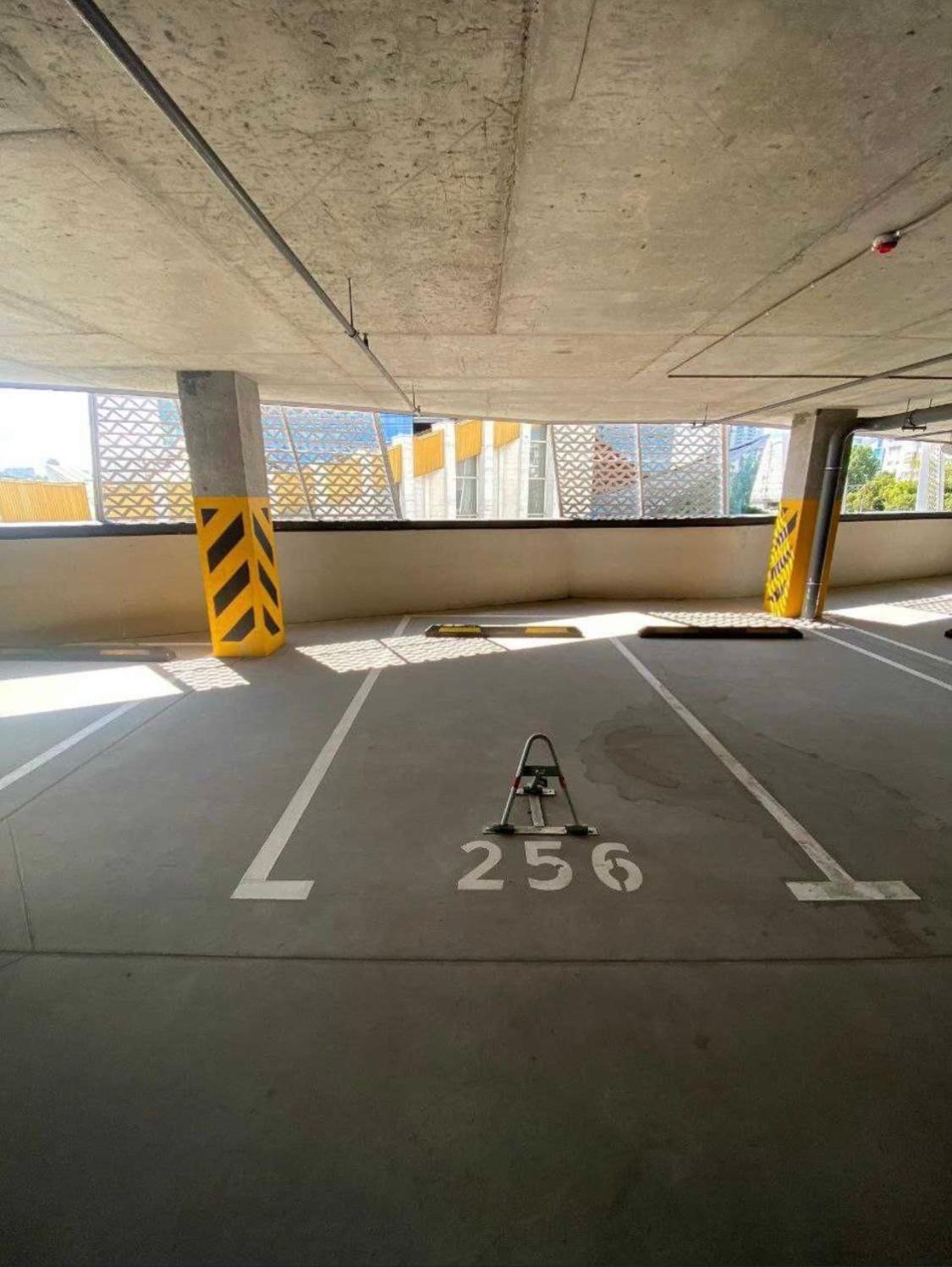 קייב New Apart Lesi Ukrainky Blvd And Olimpiyska And Kreshchatyk And Manhattan City With Parking מראה חיצוני תמונה